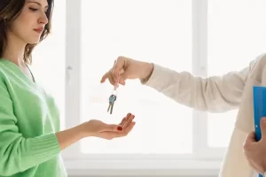 Manutenção doméstica básica para quem acabou de se mudar para o primeiro apartamento alugado